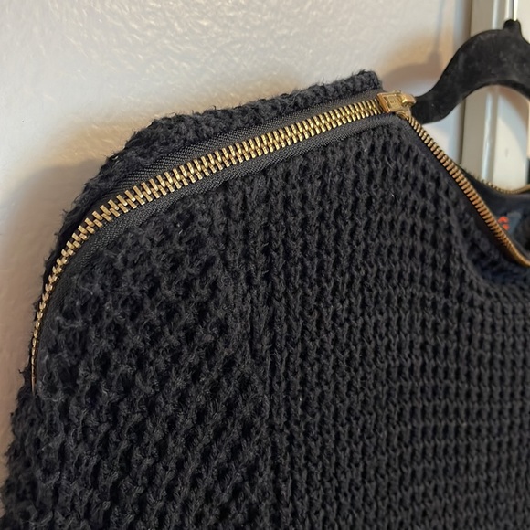 G by Guess sweater - Picture 3 of 6